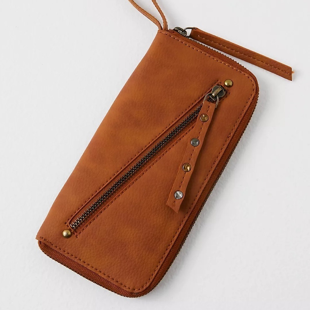 Free People Distressed Vegan Wallet Pull Zipper Coin Pouch Card Slots Brown NWT